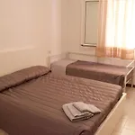 Appartamento App4rent - Mimosa - 3 Family - Parking, Wifi, Near The Lido di Jesolo