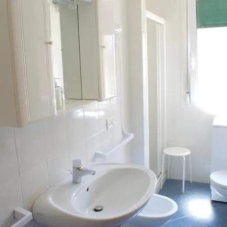 App4rent - Mimosa Family - Parking, Wifi, Near The Lido di Jesolo