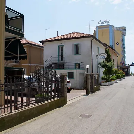 App4rent - Mimosa Family - Parking, Wifi, Near The Apartment Lido di Jesolo
