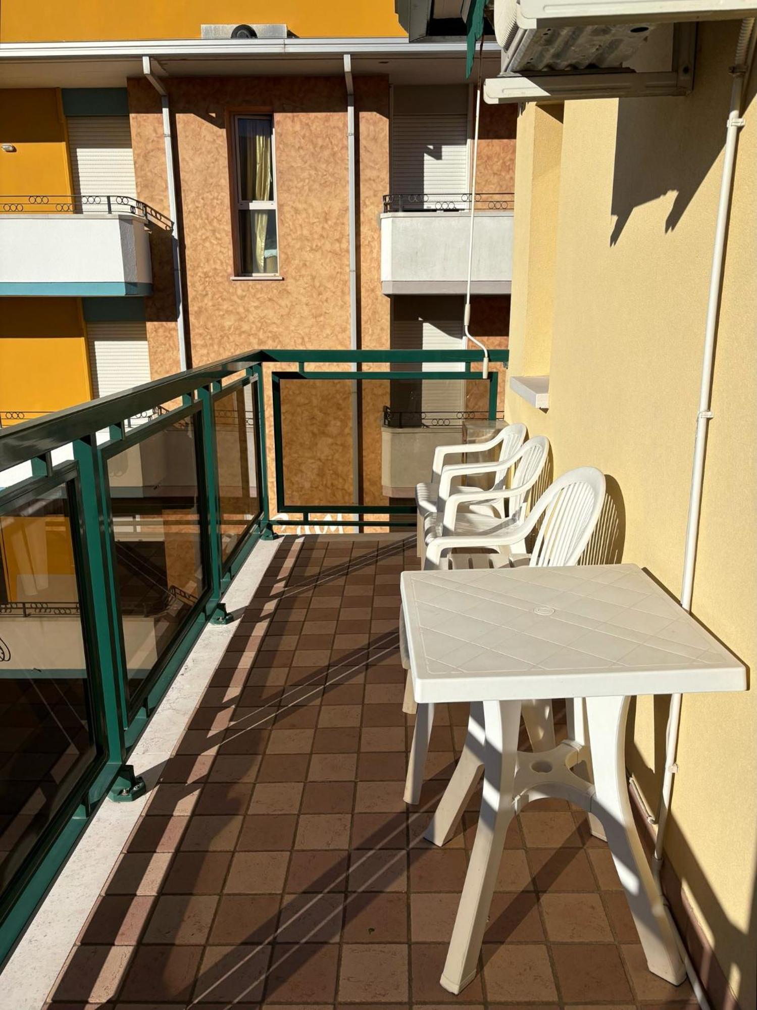 Apartment App4rent - Mimosa Family - Parking, Wifi, Near The