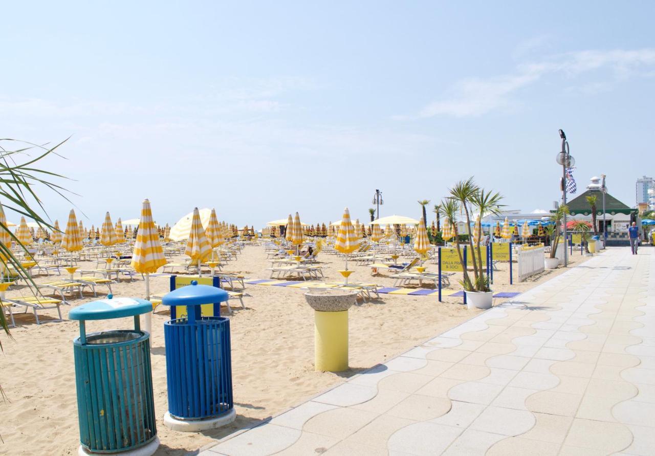 App4rent - Mimosa Family - Parking, Wifi, Near The * Lido di Jesolo